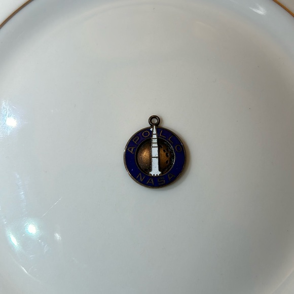 Apollo NASA charm vintage 1969 - Picture 1 of 4